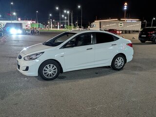 2012 Hyundai Solaris I, белый, 910000 рублей, вид 4
