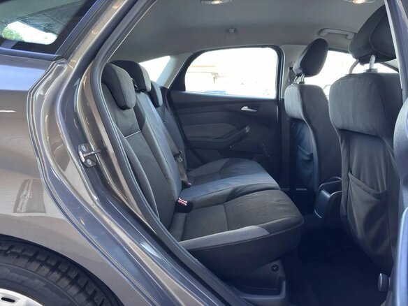 2011 Ford Focus III, коричневый, 680000 рублей - вид 12