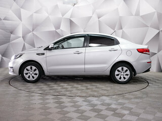 2016 Kia Rio III Рестайлинг, серебристый, 863000 рублей, вид 2