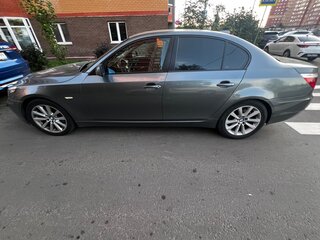 2009 BMW 5 серии 525i V (E60/E61) Рестайлинг, серый, 1050000 рублей, вид 4