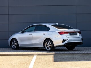 2019 Kia Cerato IV, серебристый, 1855000 рублей, вид 4