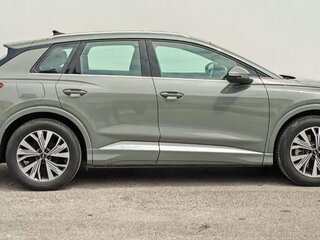 2024 Audi Q4 e-tron 35 I, серый, 5000000 рублей, вид 3