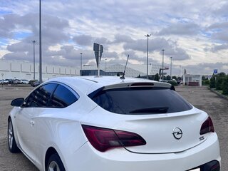 2013 Opel Astra GTC J Рестайлинг, белый, 750000 рублей, вид 2