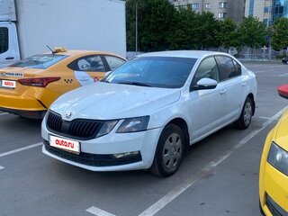 2019 Skoda Octavia III (A7) Рестайлинг, белый, 750000 рублей, вид 1