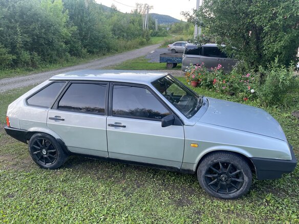 2004 Lada (ВАЗ) 21093i, серебристый, 170000 рублей - вид 2