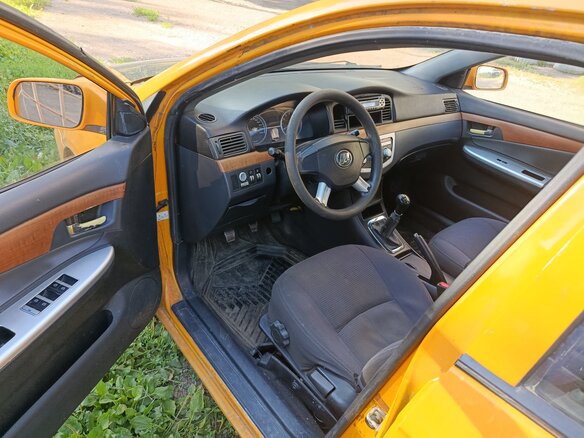 2012 Lifan Solano I (620), жёлтый, 120000 рублей - вид 4