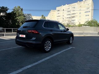 2021 Volkswagen Tiguan II Рестайлинг, серый, 2800000 рублей, вид 4