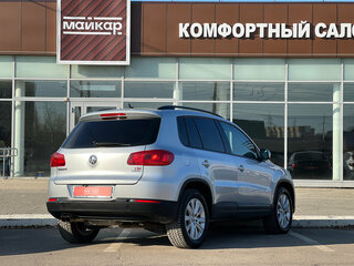 2014 Volkswagen Tiguan I Рестайлинг, серебристый, 1050000 рублей, вид 4