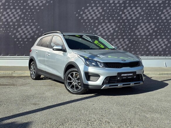 2017 Kia Rio X-Line IV, серебристый, 1380000 рублей - вид 2