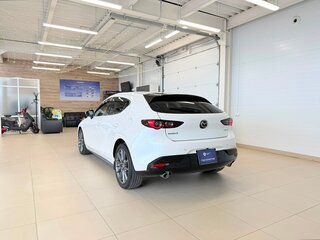 2019 Mazda 3 IV (BP), белый, 1899999 рублей, вид 4