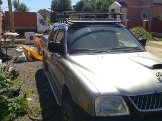 2005 Mitsubishi L200 III Рестайлинг, серебристый, 500000 рублей, вид 2