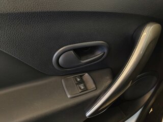 2019 Renault Logan II Рестайлинг, белый, 915000 рублей, вид 5