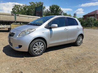 2007 Toyota Vitz II (XP90), серый, 565000 рублей, вид 2