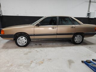 1983 Audi 100 III (C3), бежевый, 750000 рублей, вид 2
