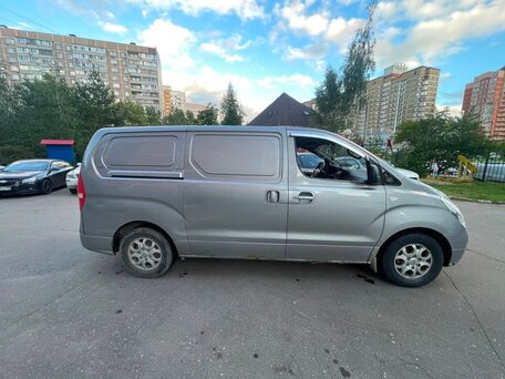 2011 Hyundai Grand Starex I, серый, 950000 рублей, вид 3