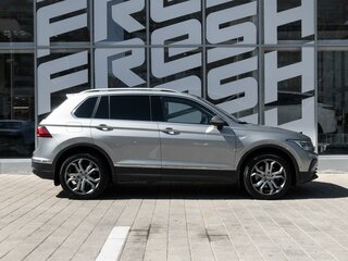 2021 Volkswagen Tiguan II Рестайлинг, серебристый, 2720000 рублей, вид 5