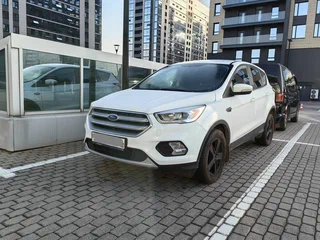 2017 Ford Kuga II Рестайлинг, белый, 1690000 рублей, вид 1