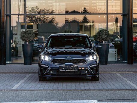 2021 Kia Cerato IV, чёрный, 1550000 рублей, вид 2