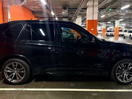 2016 BMW X5 50i III (F15), чёрный, 3300000 рублей, вид 5