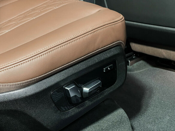 2026 BMW X7 M60i I (G07) Рестайлинг, чёрный, 22500000 рублей - вид 21