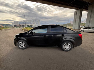 2013 Chevrolet Aveo II, чёрный, 650000 рублей, вид 3