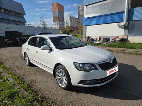 2013 Skoda Superb II Рестайлинг, белый, 1650000 рублей, вид 2