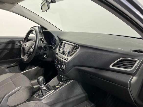 2017 Hyundai Solaris II, серый, 1109000 рублей - вид 8