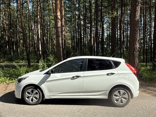 2015 Hyundai Solaris I Рестайлинг, белый, 790000 рублей, вид 3