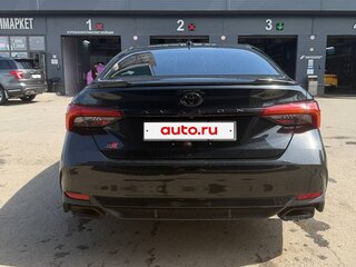 2023 Toyota Avalon V Рестайлинг, чёрный, 3550000 рублей, вид 4