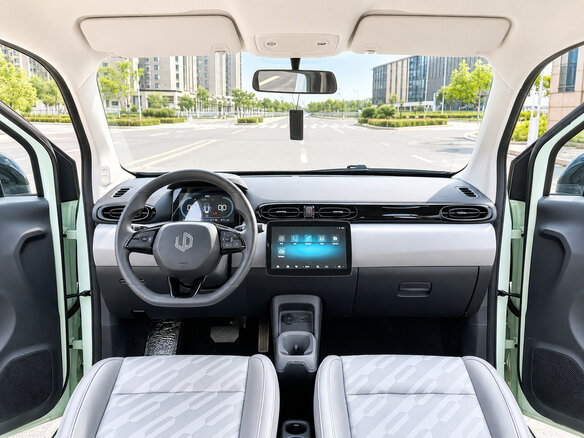 2025 Leapmotor T03, зелёный, 1100000 рублей - вид 11