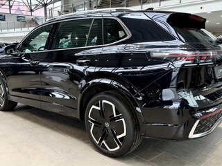 2024 Volkswagen Tiguan L Pro III (China Market), чёрный, 5500000 рублей, вид 3
