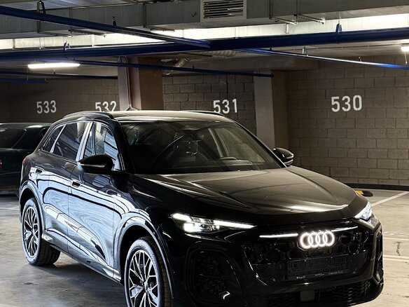 2026 Audi Q5 40 TFSI III (GU), чёрный, 5710000 рублей - вид 1