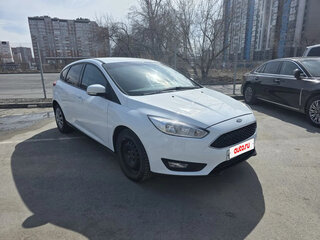 2018 Ford Focus III Рестайлинг, белый, 1000000 рублей, вид 3