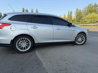 2013 Ford Focus III, серебристый, 900000 рублей, вид 3