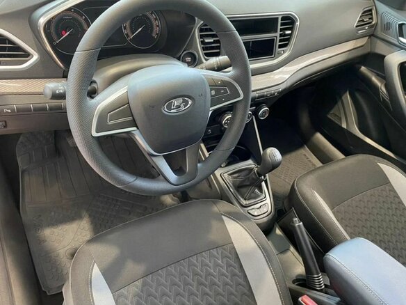 2026 Lada (ВАЗ) Vesta I Рестайлинг (NG), серебристый, 1601000 рублей - вид 1