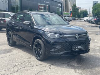 2026 Volkswagen Tiguan L Pro III (China Market), чёрный, 5100000 рублей, вид 3