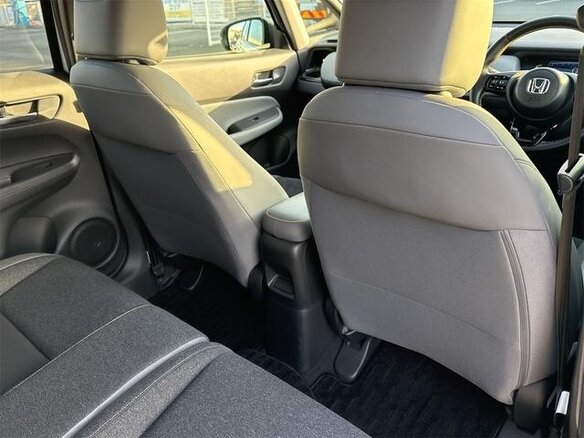 2023 Honda Fit RS IV Рестайлинг, белый, 970000 рублей - вид 24
