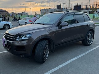 2011 Volkswagen Touareg II, коричневый, 2490000 рублей, вид 1