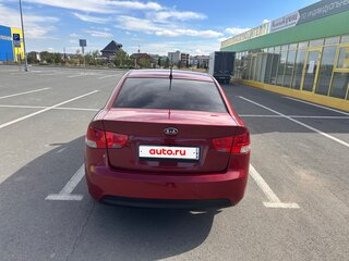 2010 Kia Cerato 5-speed II, красный, 830000 рублей, вид 4