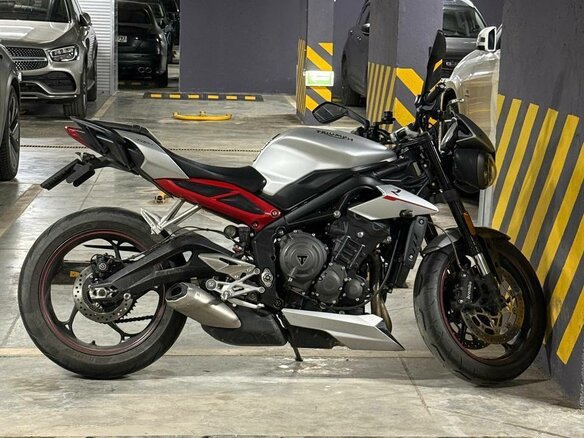 2018 Triumph Street Triple, серебристый, 850000 рублей - вид 12