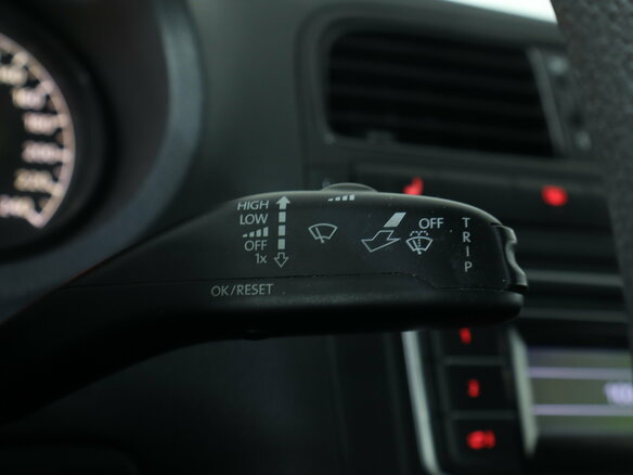 2014 Volkswagen Polo V, чёрный, 689000 рублей - вид 10