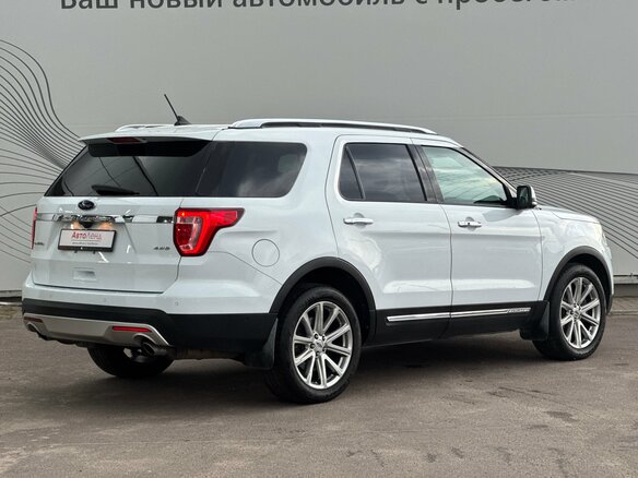 2017 Ford Explorer V Рестайлинг 2, белый, 2700000 рублей - вид 8