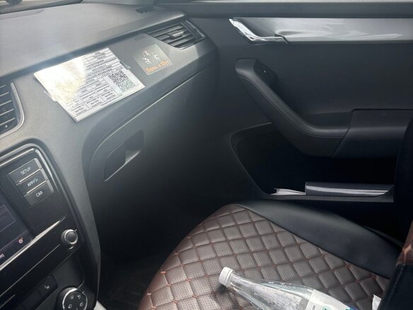 2018 Skoda Octavia III (A7) Рестайлинг, жёлтый, 610000 рублей - вид 14