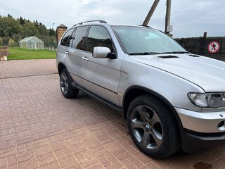 2001 BMW X5 4.4i I (E53), серебристый, 750000 рублей, вид 4