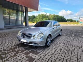 2002 Mercedes-Benz E-Класс 240 III (W211, S211), серебристый, 520000 рублей, вид 1