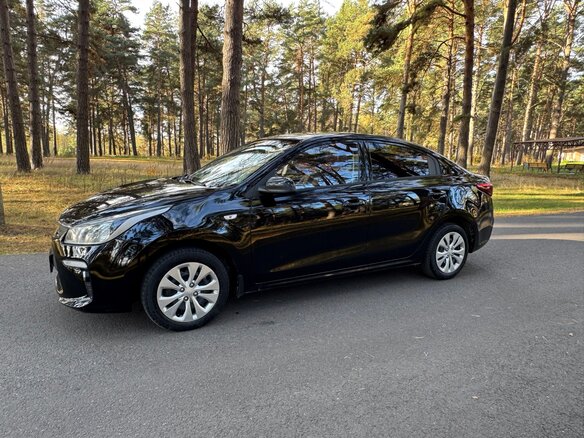 2019 Kia Rio IV, чёрный, 1060000 рублей - вид 6