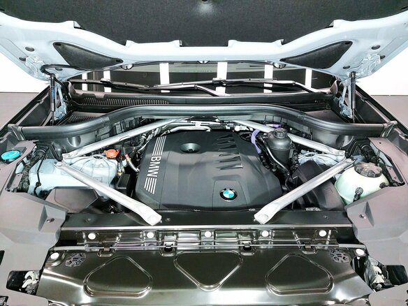 2025 BMW X5 40i IV (G05/G18) Рестайлинг, серый, 15350000 рублей - вид 26
