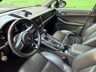 2019 Porsche Macan I Рестайлинг, чёрный, 4700000 рублей, вид 5