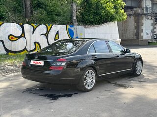 2006 Mercedes-Benz S-Класс 550 Long V (W221), чёрный, 1530000 рублей, вид 4