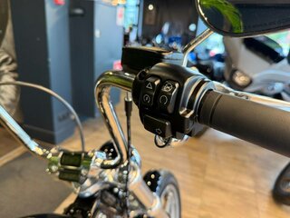 2024 Harley-Davidson Softail Standard, чёрный, 1890000 рублей, вид 5